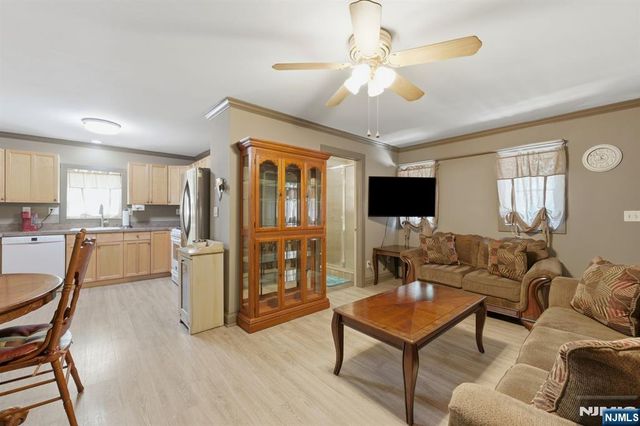 81 Sergeantsville Road, Flemington, NJ 08822