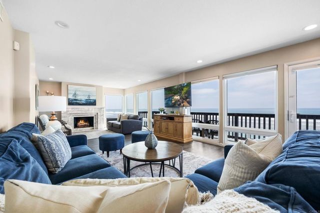 1317 S Pacific Street, Oceanside, CA 92054