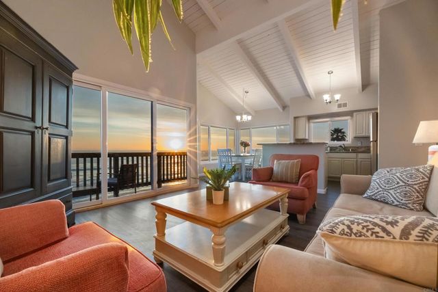 1317 S Pacific Street, Oceanside, CA 92054