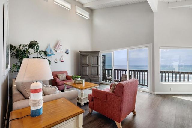 1317 S Pacific Street, Oceanside, CA 92054