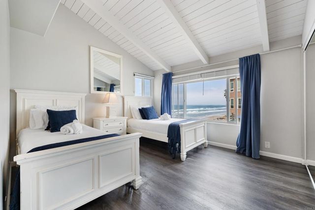 1317 S Pacific Street, Oceanside, CA 92054