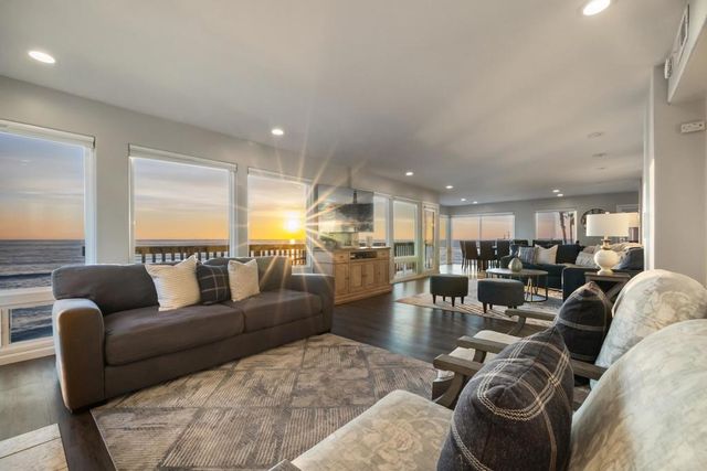 1317 S Pacific Street, Oceanside, CA 92054