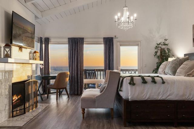 1317 S Pacific Street, Oceanside, CA 92054