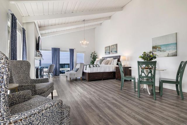 1317 S Pacific Street, Oceanside, CA 92054