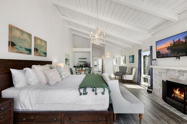 1317 S Pacific Street, Oceanside, CA 92054