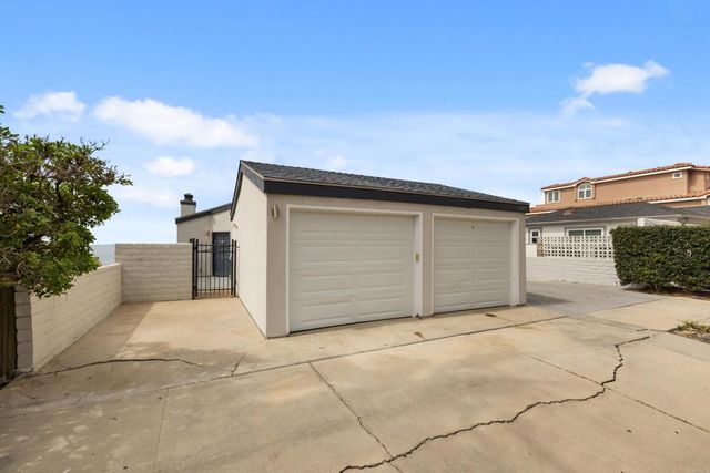 1317 S Pacific Street, Oceanside, CA 92054
