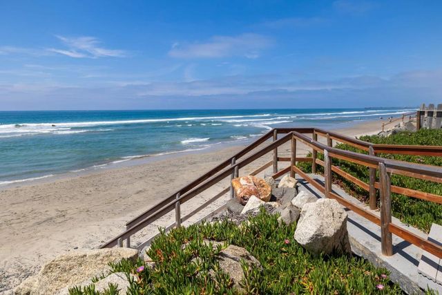 1317 S Pacific Street, Oceanside, CA 92054