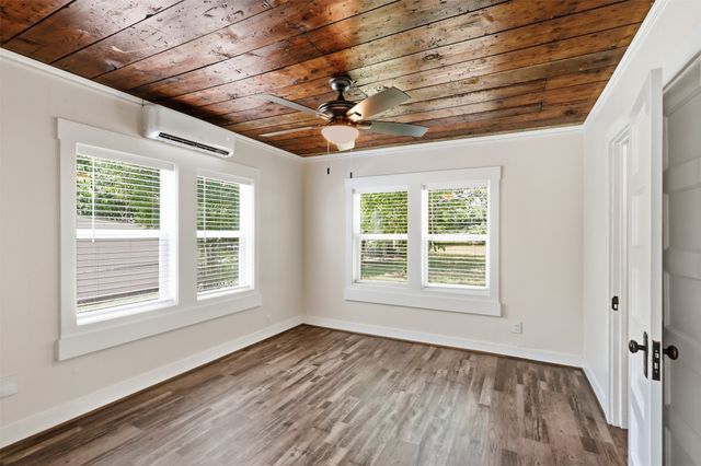 707 W Water Street, Weatherford, TX 76086