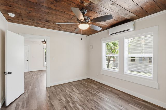 707 W Water Street, Weatherford, TX 76086