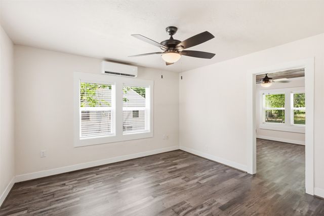 707 W Water Street, Weatherford, TX 76086