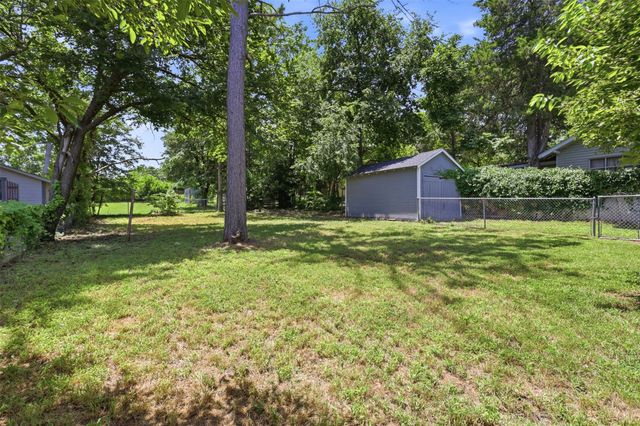 707 W Water Street, Weatherford, TX 76086