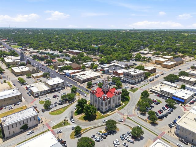 707 W Water Street, Weatherford, TX 76086