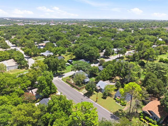 707 W Water Street, Weatherford, TX 76086