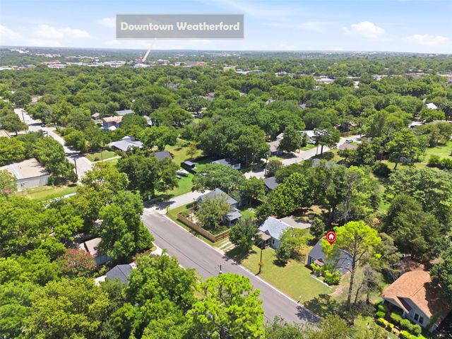 707 W Water Street, Weatherford, TX 76086