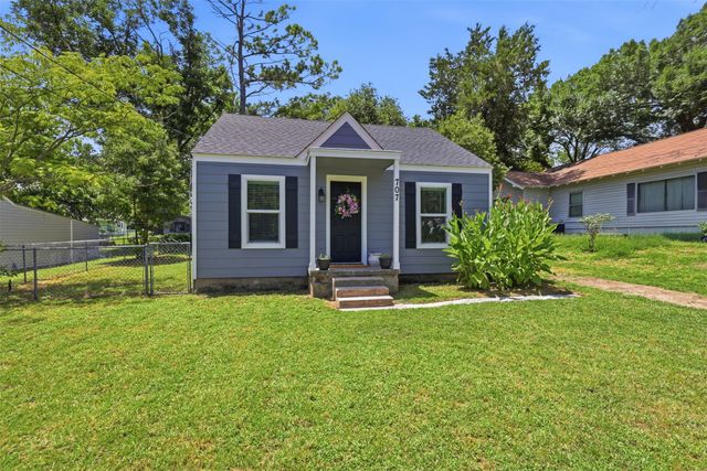 707 W Water Street, Weatherford, TX 76086