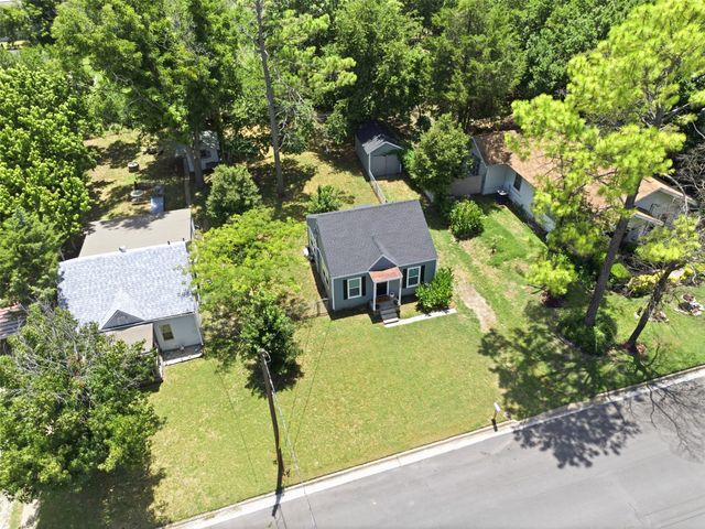 707 W Water Street, Weatherford, TX 76086