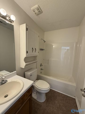 1551 Ready Section Road, Hazel Green, AL 35750