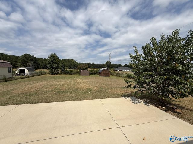 1551 Ready Section Road, Hazel Green, AL 35750