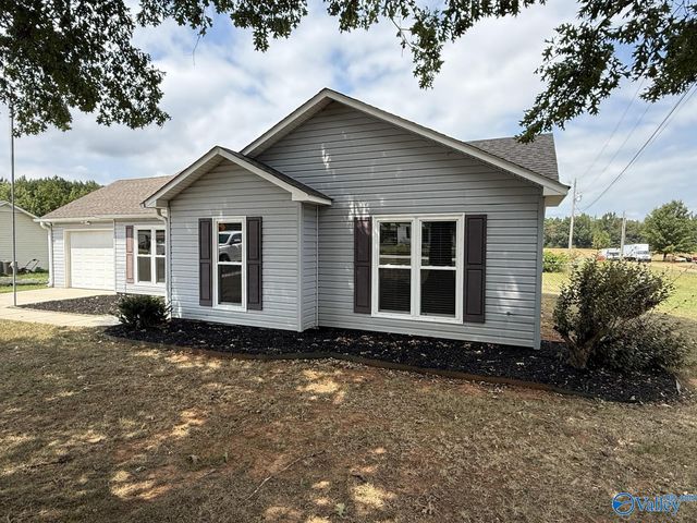 1551 Ready Section Road, Hazel Green, AL 35750