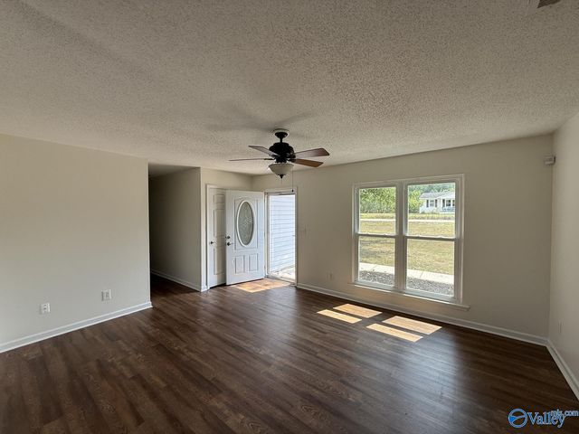 1551 Ready Section Road, Hazel Green, AL 35750