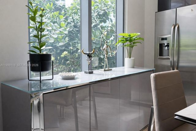 31 SE 6th St 301, Miami, FL 33131