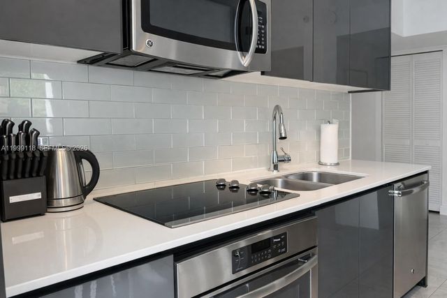 31 SE 6th St 301, Miami, FL 33131