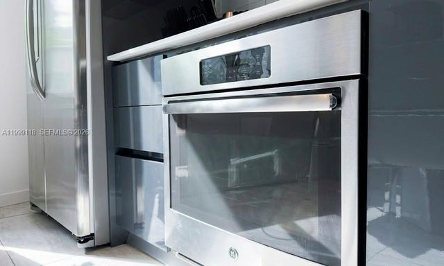 31 SE 6th St 301, Miami, FL 33131