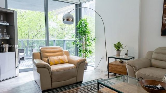 31 SE 6th St 301, Miami, FL 33131