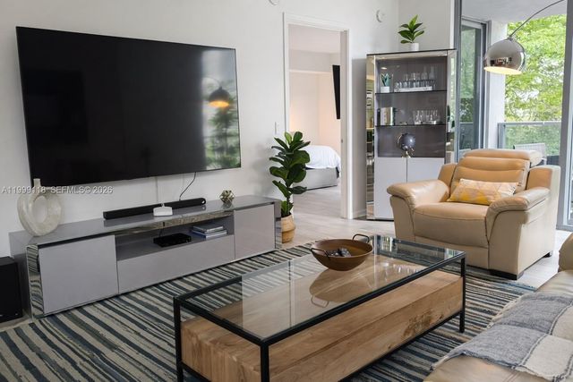 31 SE 6th St 301, Miami, FL 33131