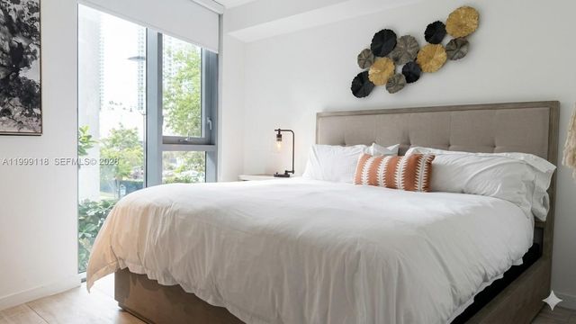 31 SE 6th St 301, Miami, FL 33131