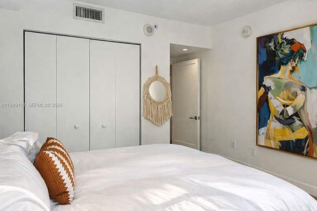 31 SE 6th St 301, Miami, FL 33131