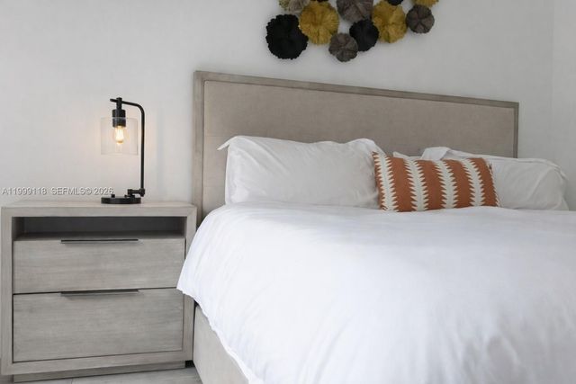 31 SE 6th St 301, Miami, FL 33131