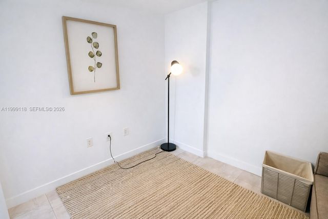 31 SE 6th St 301, Miami, FL 33131