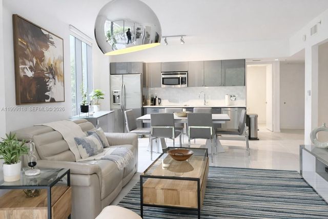 31 SE 6th St 301, Miami, FL 33131