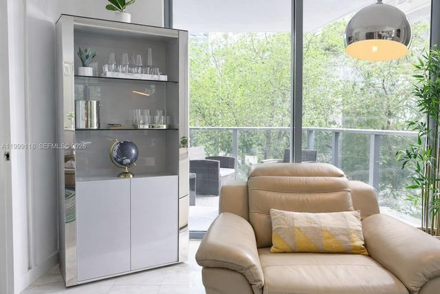 31 SE 6th St 301, Miami, FL 33131