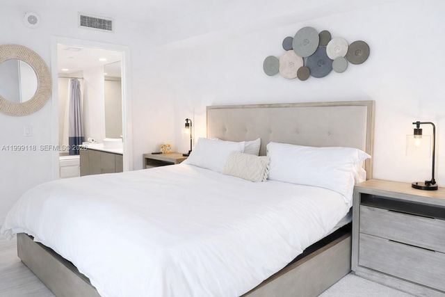 31 SE 6th St 301, Miami, FL 33131