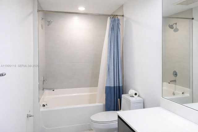 31 SE 6th St 301, Miami, FL 33131