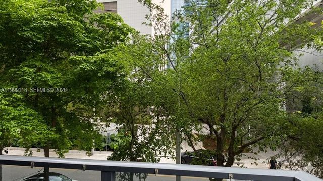 31 SE 6th St 301, Miami, FL 33131