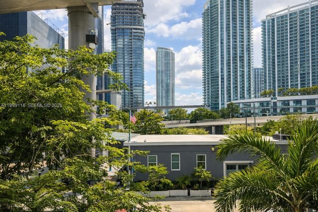 31 SE 6th St 301, Miami, FL 33131