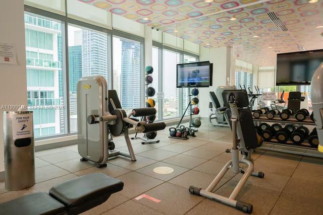 31 SE 6th St 301, Miami, FL 33131