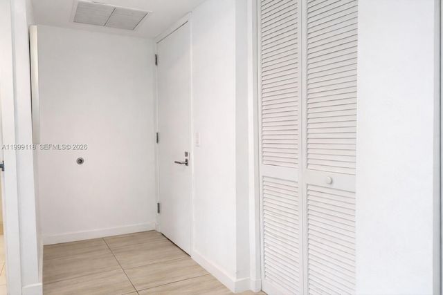 31 SE 6th St 301, Miami, FL 33131