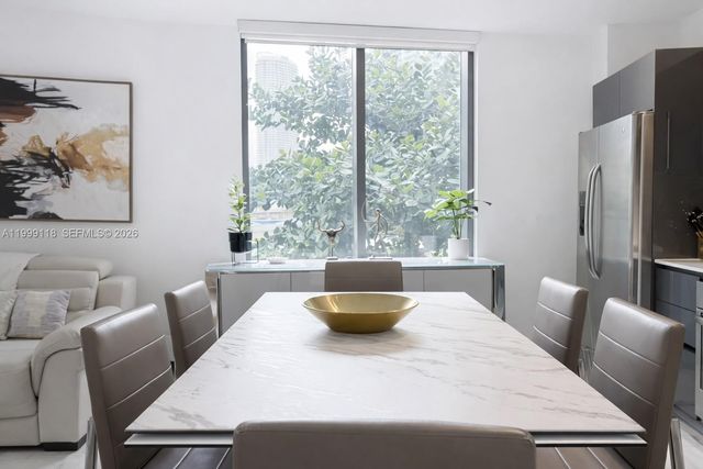 31 SE 6th St 301, Miami, FL 33131