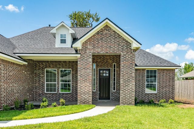 2138 Twin Lakes Boulevard, West Columbia, TX 77486