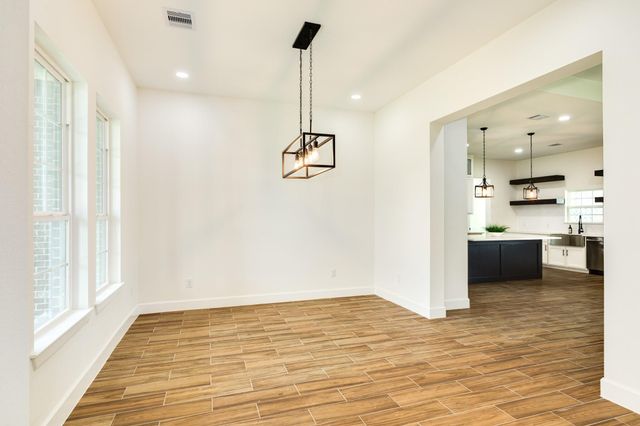 2138 Twin Lakes Boulevard, West Columbia, TX 77486