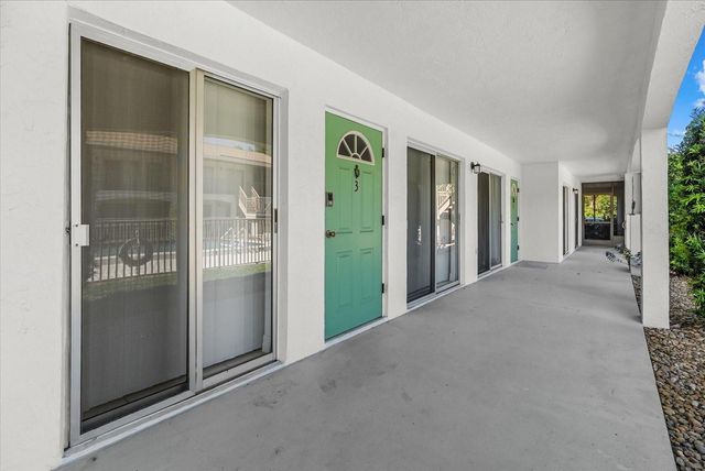4035 S SCHOOL AVENUE B3, Sarasota, FL 34231