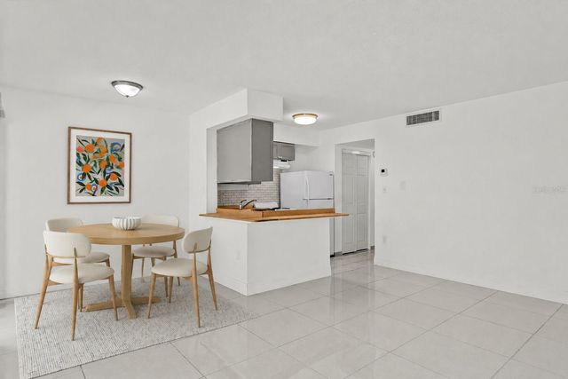 4035 S SCHOOL AVENUE B3, Sarasota, FL 34231