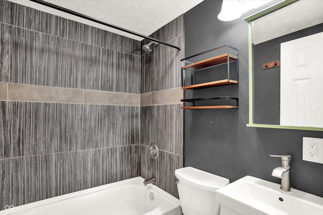 1106 S Dequincy Street, Indianapolis, IN 46203