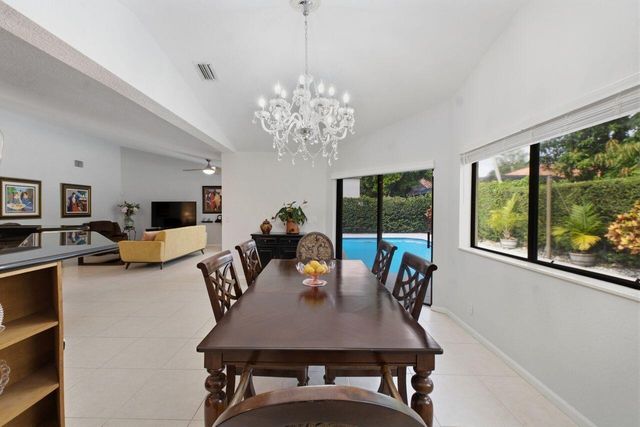 2719 Oak Tree Lane, Oakland Park, FL 33309