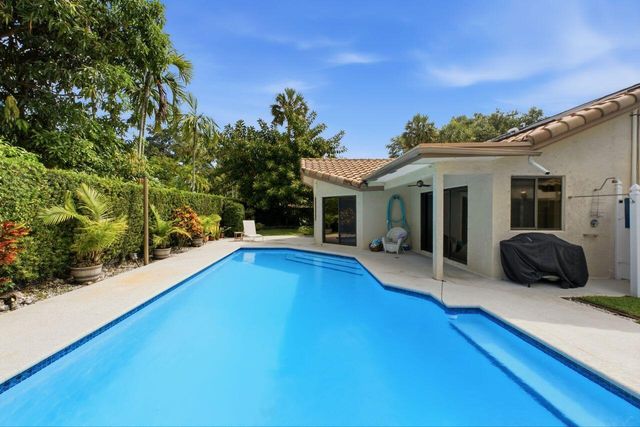 2719 Oak Tree Lane, Oakland Park, FL 33309