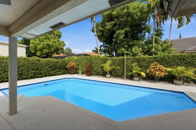 2719 Oak Tree Lane, Oakland Park, FL 33309